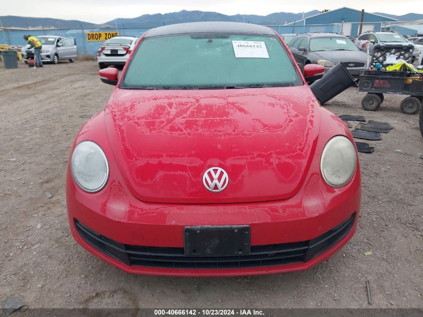 2013 Volkswagen Beetle 2.5L VIN: 3VWJX7AT8DM602565 Lot: 40666142