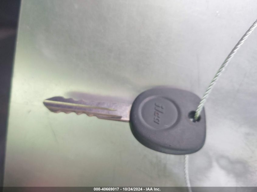 2006 GMC Savana Work Van VIN: 1GTGG25V861275015 Lot: 40669017