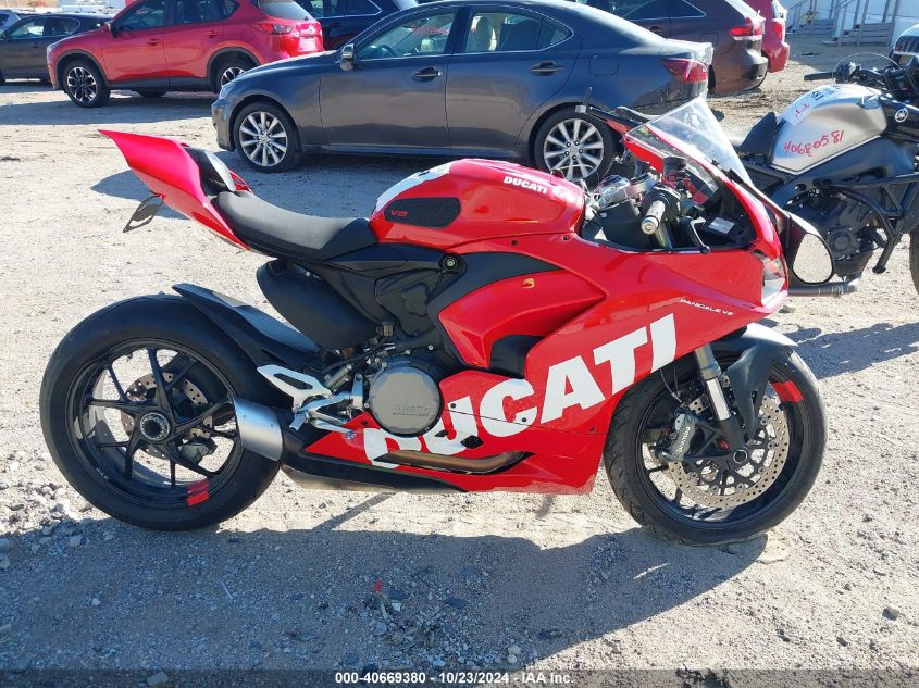 2023 Ducati Panigale V2 VIN: ZDMHAATW8PB012700 Lot: 40669380