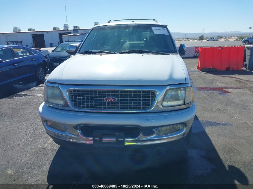 1998 Ford Expedition Eddie Bauer/Xlt VIN: 1FMRU18W3WLB17536 Lot: 40669485