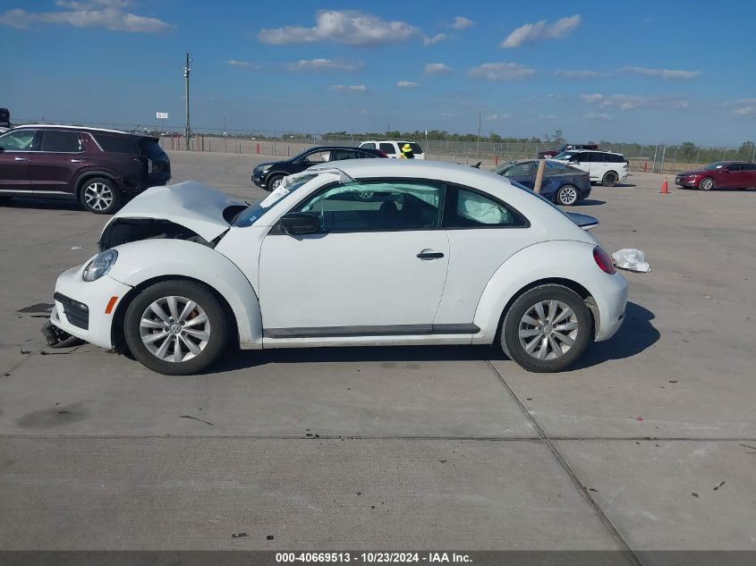 2018 Volkswagen Beetle 2.0T Coast/2.0T S VIN: 3VWFD7AT7JM709486 Lot: 40669513