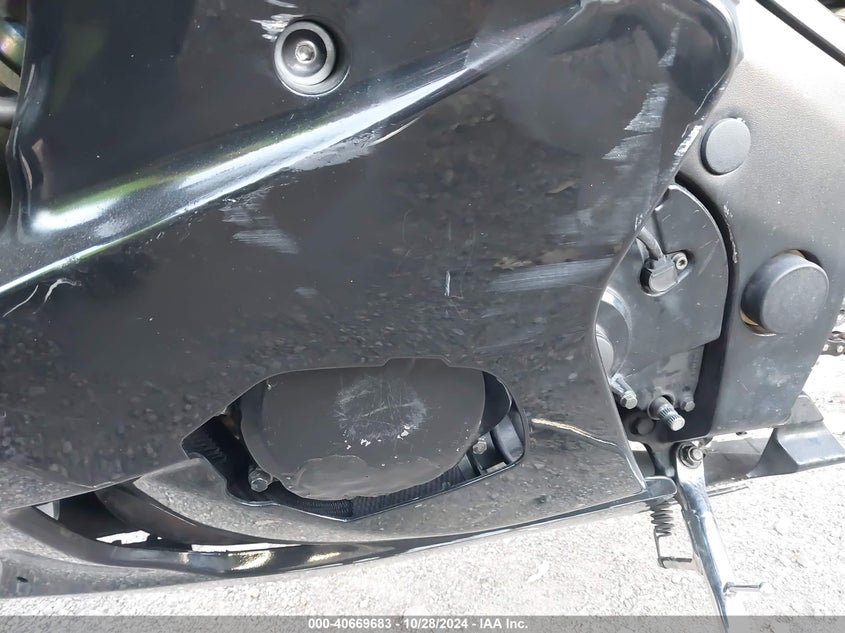 2004 Suzuki Gsx-R1000 VIN: JS1GT75AX42101051 Lot: 40669683