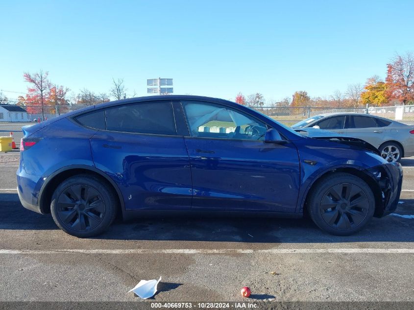 2024 Tesla Model Y Long Range Dual Motor All-Wheel Drive VIN: 7SAYGDEE7RA307142 Lot: 40669753