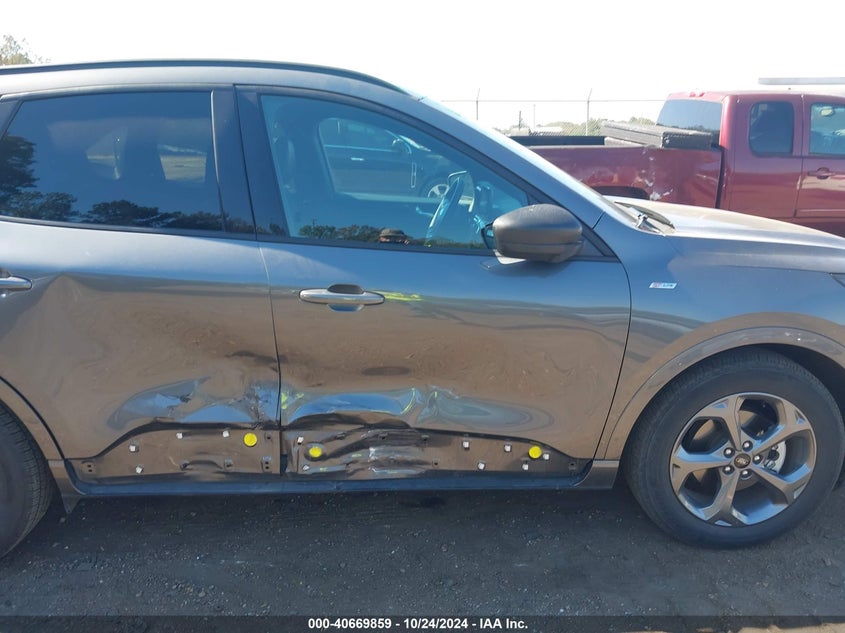 2023 Ford Escape St-Line VIN: 1FMCU0MN4PUA01545 Lot: 40669859