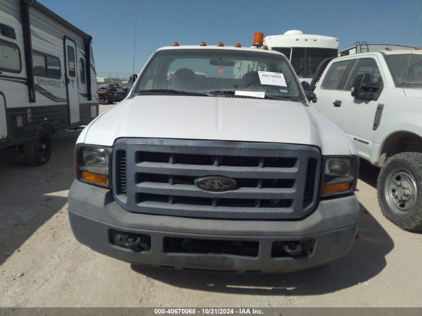 2006 Ford F-350 Chassis Xl/Xlt VIN: 1FDWF36P46EB27288 Lot: 40670068