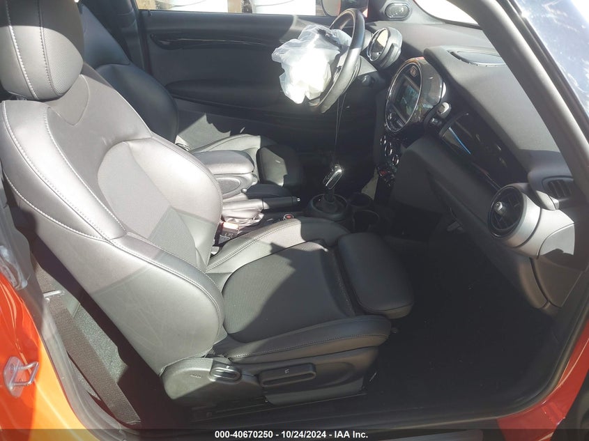 2021 MINI HARDTOP COOPER S - WMWXR5C07M2N13640