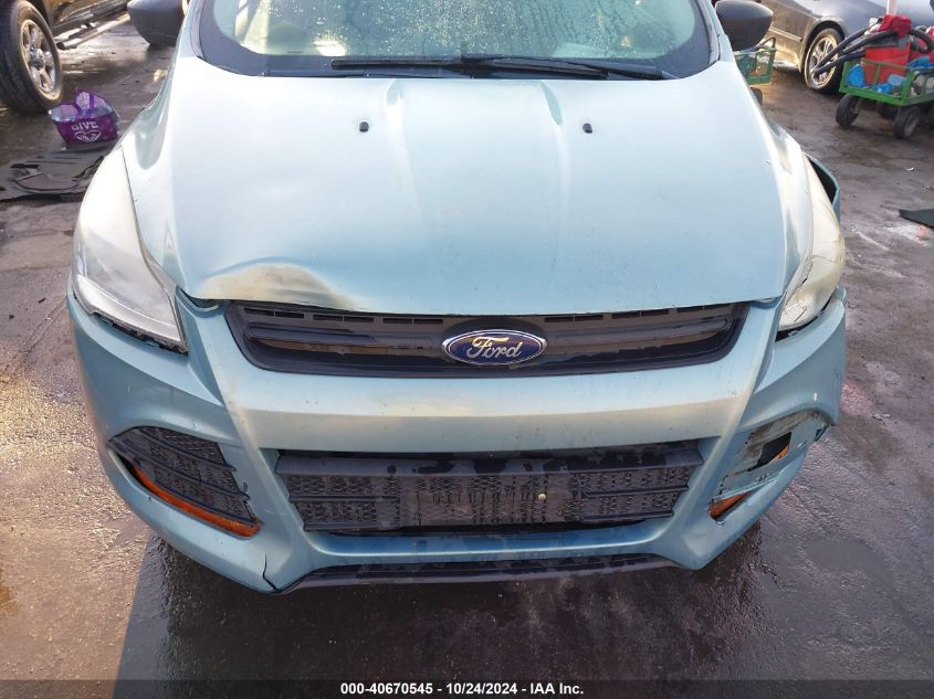 2013 Ford Escape S VIN: 1FMCU0F70DUB21093 Lot: 40670545