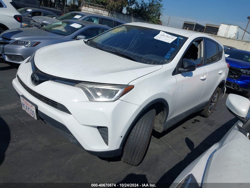 2018 TOYOTA RAV4 LE - 2T3ZFREV2JW475211