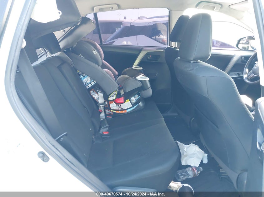 2018 TOYOTA RAV4 LE - 2T3ZFREV2JW475211