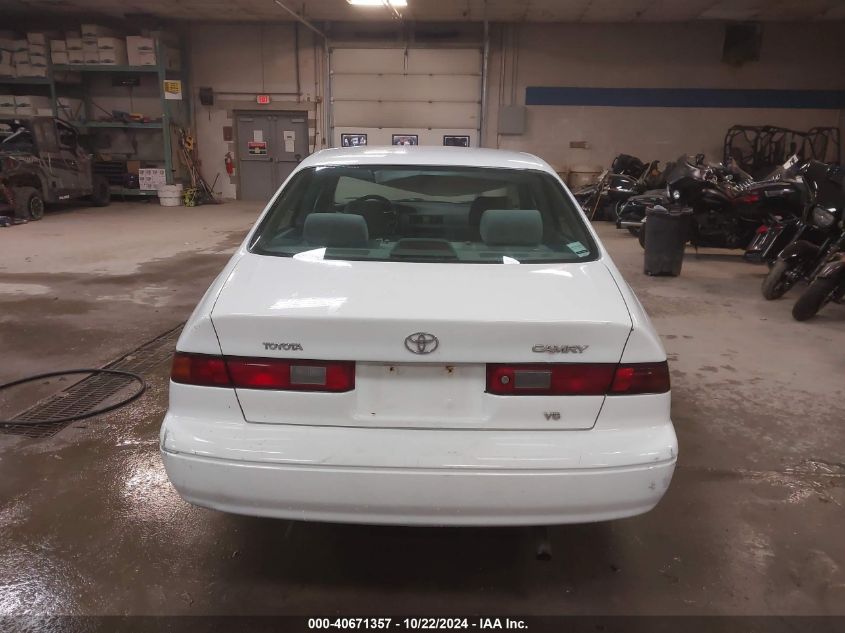 1999 Toyota Camry Le V6 VIN: 4T1BF22K4XU929866 Lot: 40671357