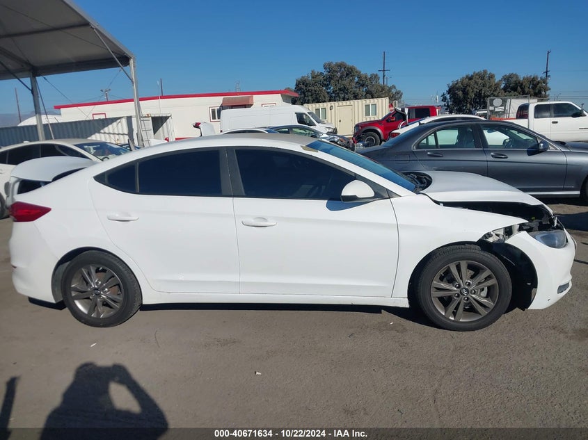 VIN 5NPD84LF7HH031830 2017 HYUNDAI ELANTRA SE