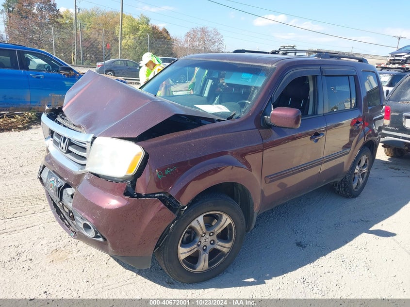 Image 2 of 2012 HONDA PILOT  salvage vehicle - Lot #40672001 at IAAI