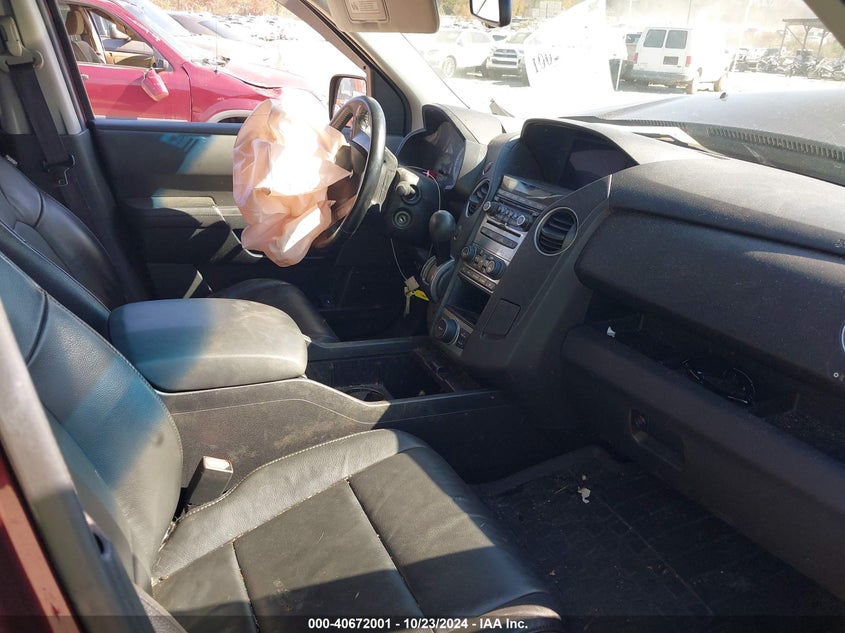 Image 5 of 2012 HONDA PILOT  salvage vehicle - Lot #40672001 at IAAI