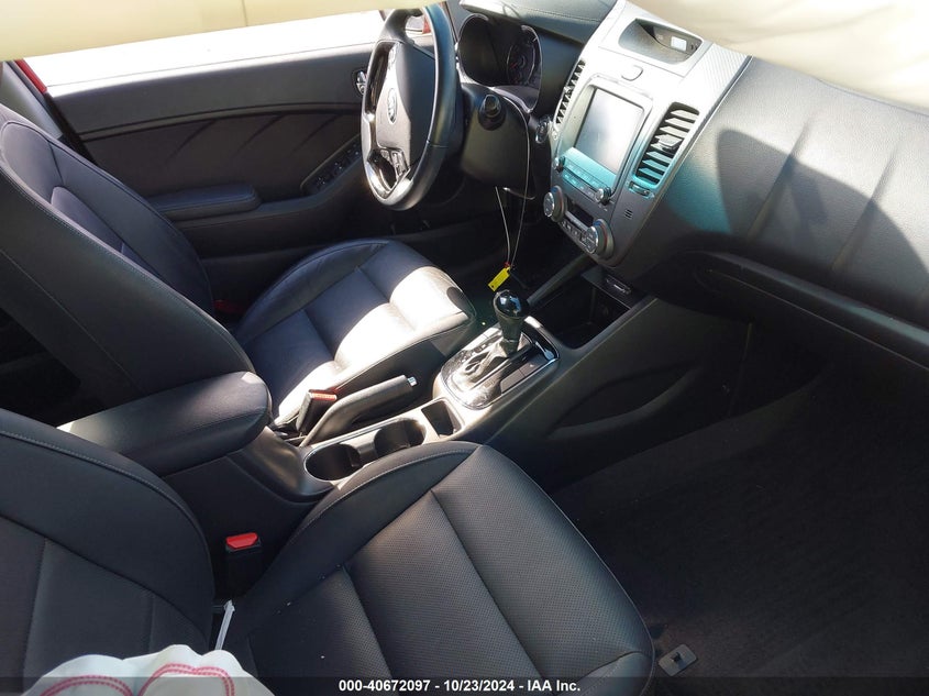 VIN 3KPFL4A87HE070210 2017 KIA FORTE EX