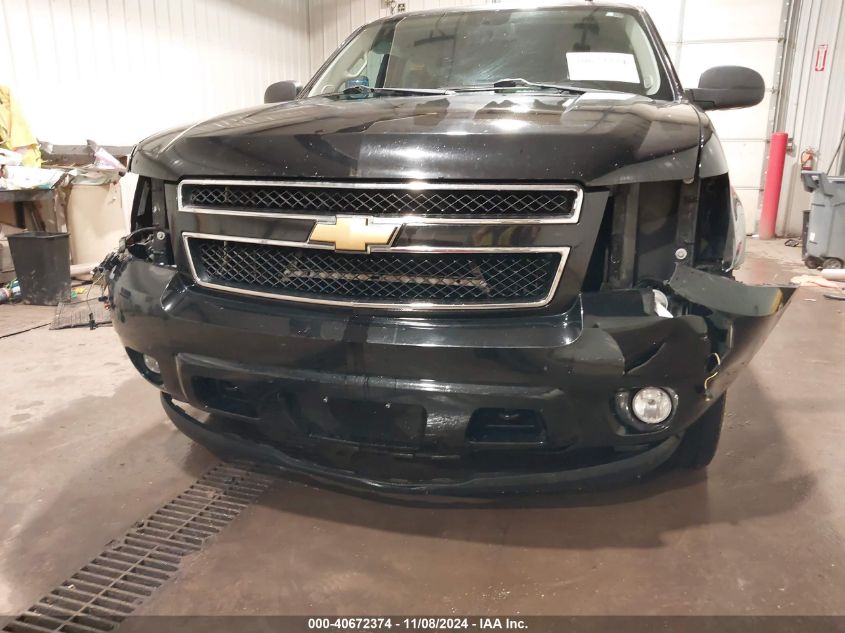 2013 Chevrolet Suburban 1500 Lt VIN: 1GNSKJE75DR173830 Lot: 40672374