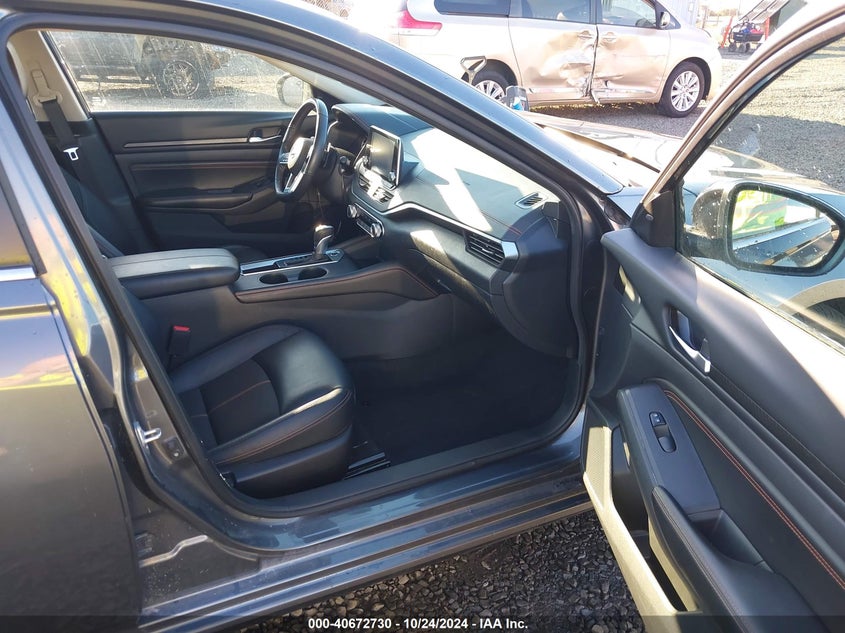 VIN 1N4BL4CV8NN403447 2022 NISSAN ALTIMA SR FWD