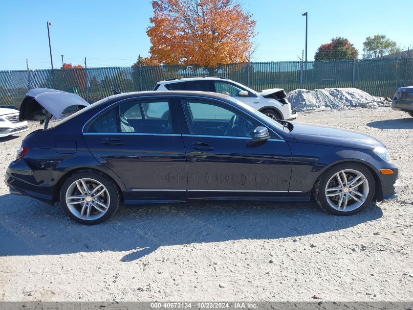 2013 Mercedes-Benz C 300 Luxury 4Matic/Sport 4Matic VIN: WDDGF8AB8DR261797 Lot: 40673134