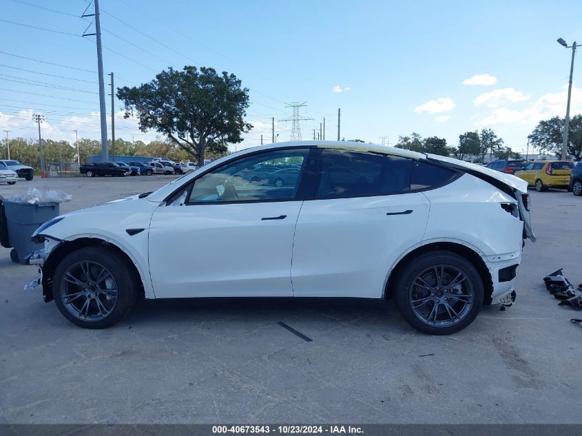 2024 Tesla Model Y Long Range Dual Motor All-Wheel Drive/Rwd VIN: 7SAYGDED8RF161425 Lot: 40673543