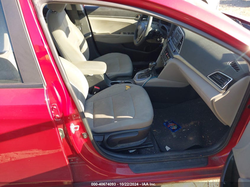 2017 HYUNDAI ELANTRA VIN: KMHD74LF7HU161174