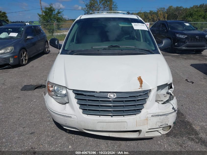 2005 Chrysler Town & Country Limited VIN: 2C8GP64L85R214280 Lot: 40675396