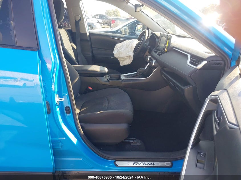 VIN 2T3H1RFV6KC020793 2019 TOYOTA RAV4 LE