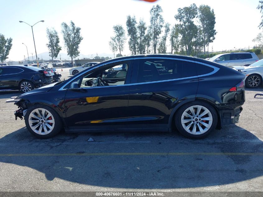 2016 Tesla Model X 75D/P100D/P90D VIN: 5YJXCBE46GF000867 Lot: 40676601