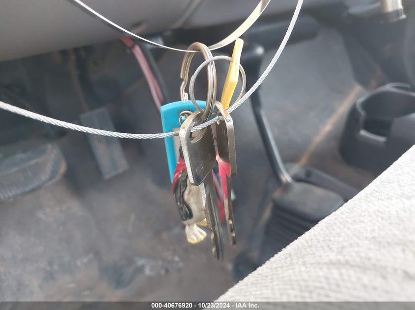 1999 Ford F-250 Lariat/Xl/Xlt VIN: 1FTNF21LXXEE65620 Lot: 40676920