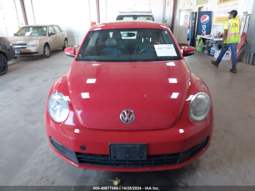 2013 Volkswagen Beetle 2.5L VIN: 3VWJP7AT0DM693217 Lot: 40677068