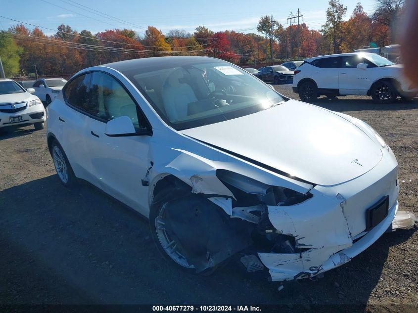 2022 Tesla Model Y Long Range Dual Motor All-Wheel Drive VIN: 7SAYGDEE9NF310377 Lot: 40677279