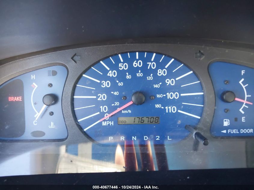 2002 Toyota Sienna Ce VIN: 4T3ZF19C12U472361 Lot: 40677446