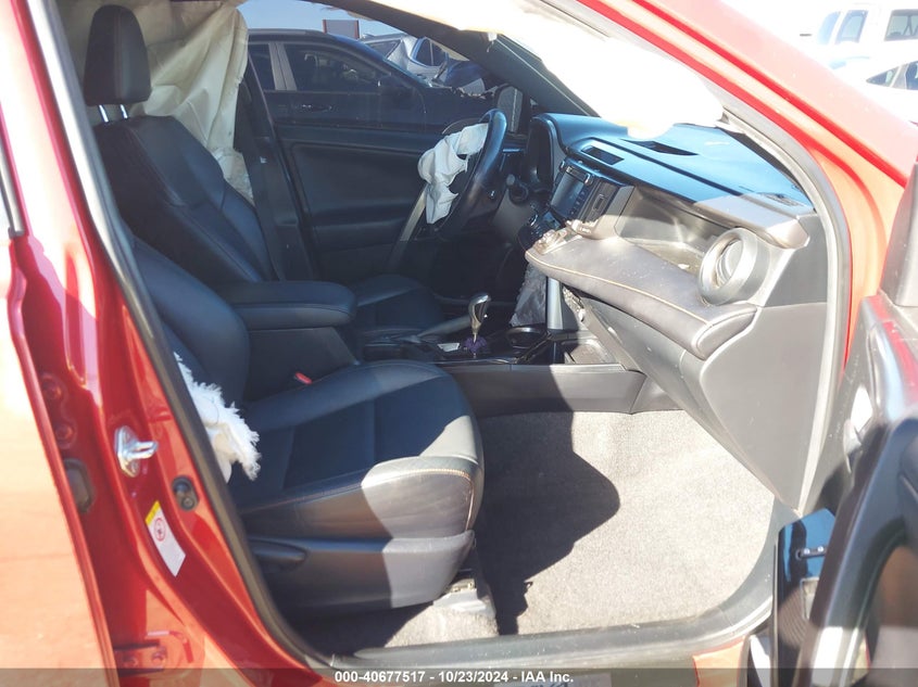 2017 TOYOTA RAV4 SE - JTMNFREV4HJ115770