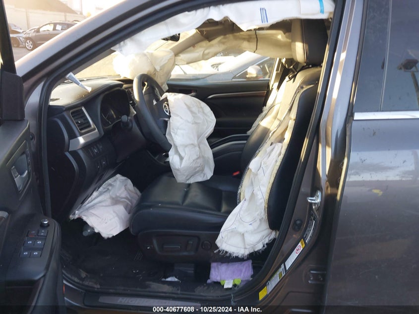 2016 TOYOTA HIGHLANDER LIMITED V6 - 5TDYKRFH6GS135361