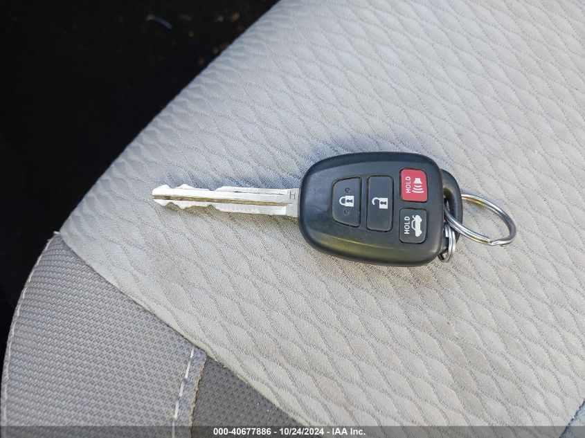 2018 Toyota Corolla Le VIN: 2T1BURHEXJC081548 Lot: 40677886