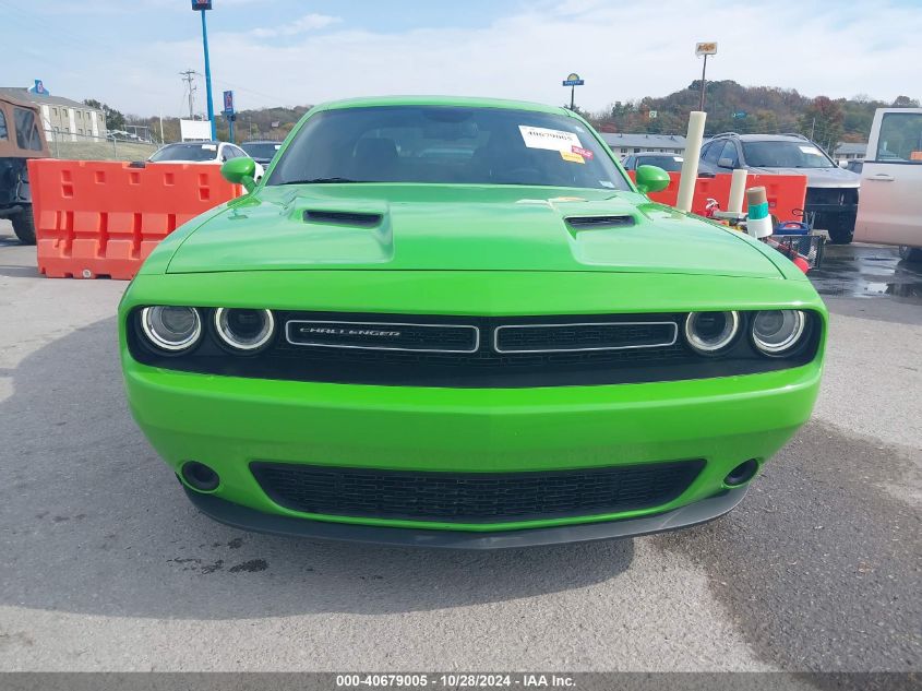 2017 Dodge Challenger Sxt VIN: 2C3CDZAGXHH611053 Lot: 40679005