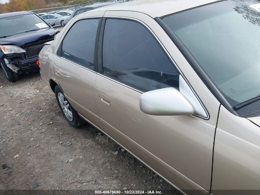 2000 Toyota Camry Le VIN: JT2BG22K0Y0416844 Lot: 40679690