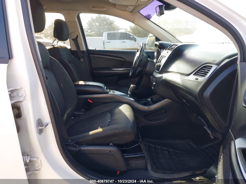 VIN 3C4PDCAB3JT521576 2018 DODGE JOURNEY SE