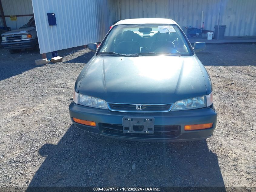 1996 Honda Accord Lx/Ex VIN: 1HGCD5632TA276115 Lot: 40679757