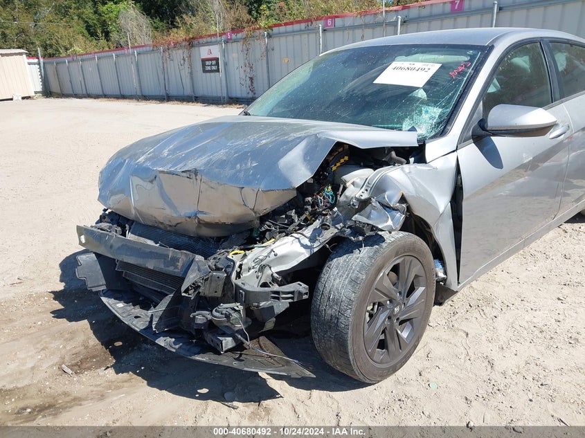 2022 HYUNDAI ELANTRA VIN: 5NPLM4AG4NH070468
