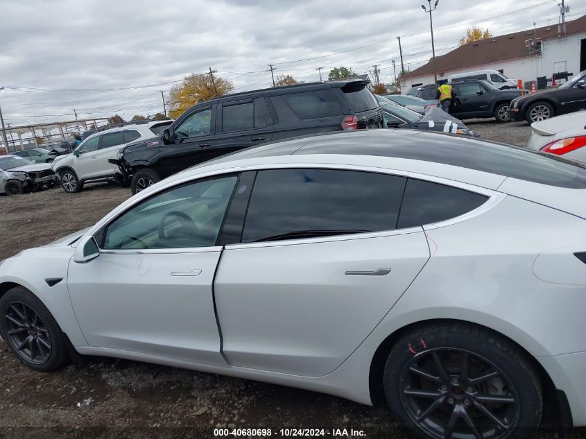 2019 Tesla Model 3 Long Range/Performance VIN: 5YJ3E1EB3KF469795 Lot: 40680698