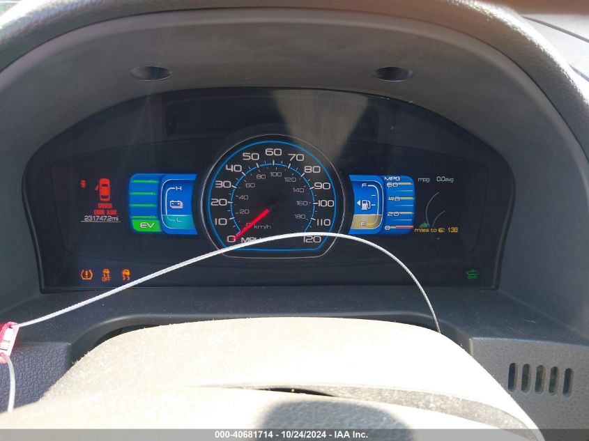 2010 Ford Fusion Hybrid VIN: 3FADP0L37HR381744 Lot: 40681714
