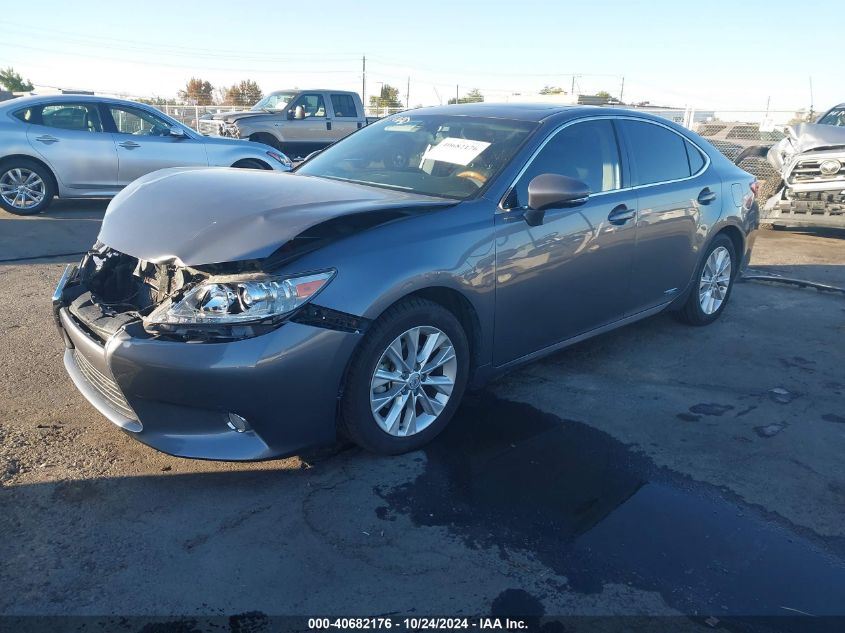 VIN JTHBW1GG9F2088591 2015 Lexus ES, 300H no.2