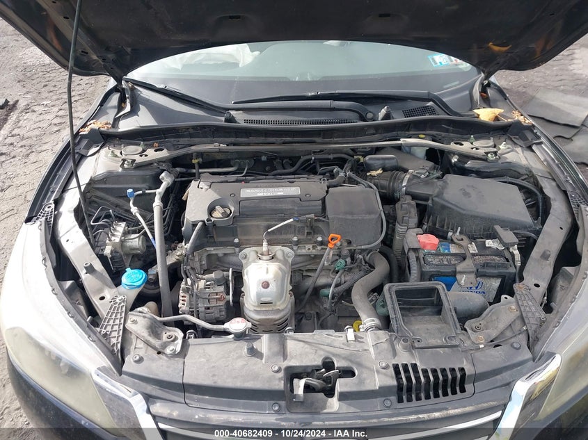 2015 HONDA ACCORD VIN: 1HGCR2F50FA134156