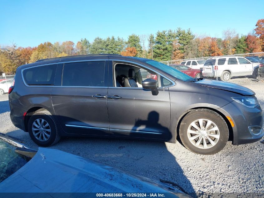 2017 Chrysler Pacifica Touring L VIN: 2C4RC1BG8HR745496 Lot: 40683668