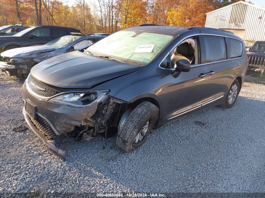 2017 Chrysler Pacifica Touring L VIN: 2C4RC1BG8HR745496 Lot: 40683668