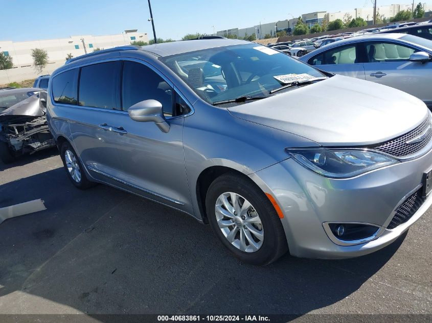 2019 Chrysler Pacifica Touring L VIN: 2C4RC1BG4KR651753 Lot: 40683861