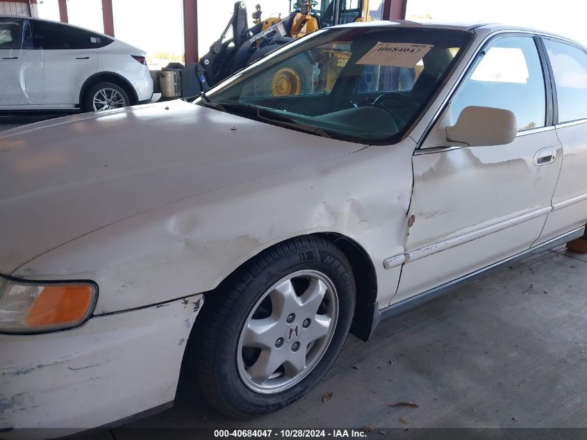 1996 Honda Accord Ex/Ex-R VIN: 1HGCE6679TA003582 Lot: 40684047