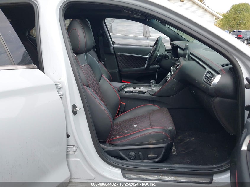 2019 GENESIS G70 VIN: KMTG44LA9KU037818