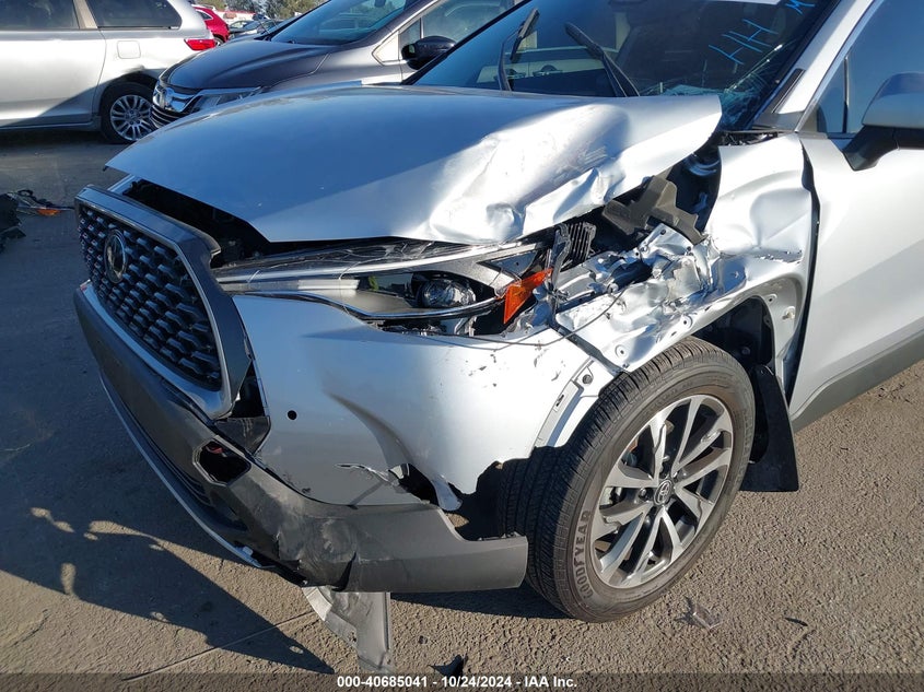VIN 7MUDAAAGXPV061160 2023 TOYOTA COROLLA CROSS XLE