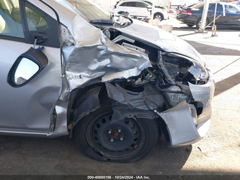 2016 TOYOTA PRIUS C VIN: JTDKDTB3XG1136355