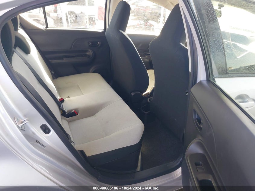 2016 TOYOTA PRIUS C VIN: JTDKDTB3XG1136355